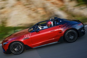 ヘルメット必須　メルセデスAMG SL ピュアスピード（2）　充足感と興奮の生涯忘れない運転体験