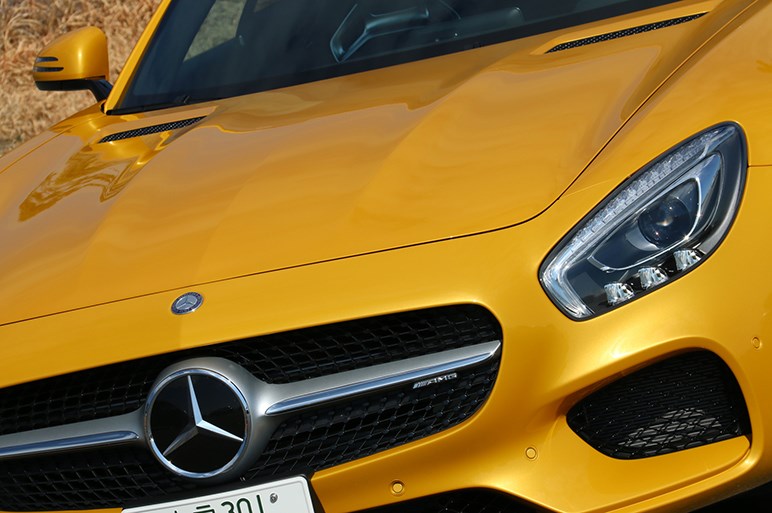 【JAIA】メルセデス-AMG GT S…「勘違いしちゃいけない」「ポルシェ928が正常進化を続けていたら」