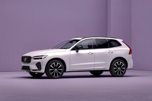 ボルボ、主力SUV『XC60』に好評グロッシーブラック初採用の特別仕様車“ダークエディション”を設定