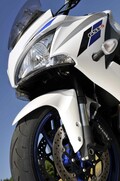 『GSX-S1000F』の燃費や足つき性は？ おすすめポイントや人気の装備、価格やスペックを解説します【スズキのバイク！の新車図鑑▶大型バイク編／SUZUKI GSX-S1000F（2020）】