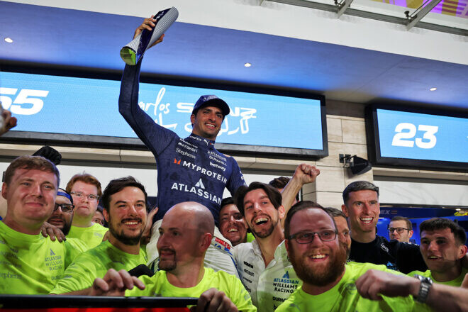 “平等”を優先して勝利を手放したマクラーレン。好機を逃さなかった古豪ウイリアムズが選手権5位確定【トップチーム密着】