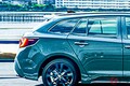 ”新車235万円“のトヨタ新「ステーションワゴン」が話題に！ ”リッター29.5km“走る＆全長4.5m級の「ちょうどいいマシン」に「実用性求める人にピッタリ」の声も！ 新「カローラ ツーリング」に反響多数