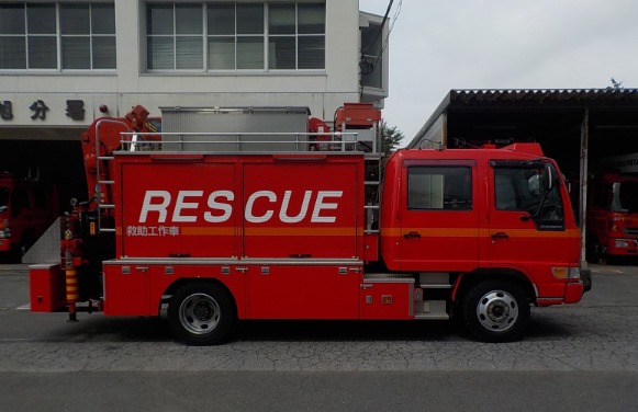 日野レンジャー救助工作車 クレーン 大型照明付 官公庁オークションに出品 救助器具も付属 Autocar Japan 自動車情報サイト 新車 中古車 Carview