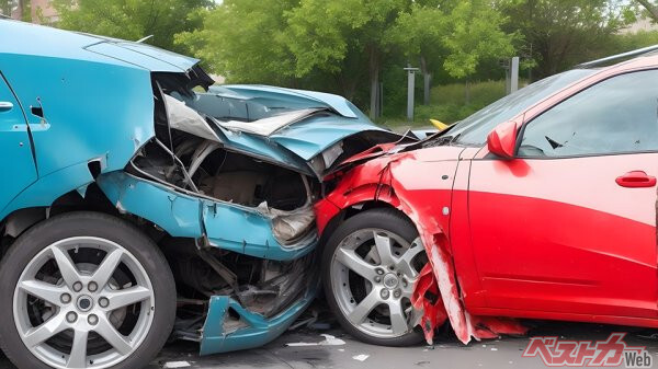 踏み間違え事故はなぜ起こる？　運転手だけの問題ではない近代車に潜むワナとは？