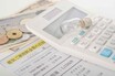 「電気料金」爆上がりのいまEVに乗って得ある？　ガソリン車とEVの「給油 vs 充電」料金を比較計算してみた！