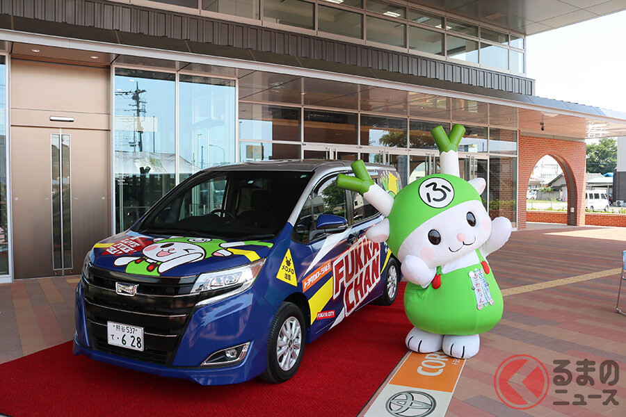 人気ゆるキャラ「ふっかちゃん」の専用車が誕生 トヨタカローラ埼玉が贈呈へ