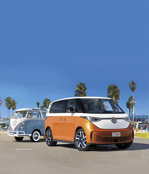 【表紙のクルマの物語】VW ID.Buzz ＆#038; Type II（2025年9月号／岡本三紀夫）