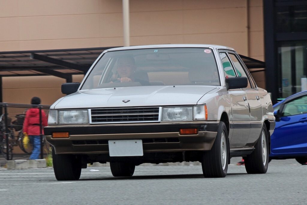 トヨタ初のエンジン横置きFFセダン」カムリ初期型の最上級 トヨタ初のエンジン横置きFFセダン」カムリ初期型の最上級