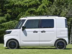 【写真蔵】スズキ スペーシアBASEの荷室はアレンジ自由自在。外観も軽商用バンに見えない強い個性がある