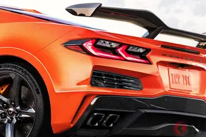 大排気量「V8」搭載の「“2人乗り”スポーツカー」！ シボレーが「“新”コルベットZ06」東京オートサロン2026出展へ！ “640馬力”超えの「超高性能モデル」とは