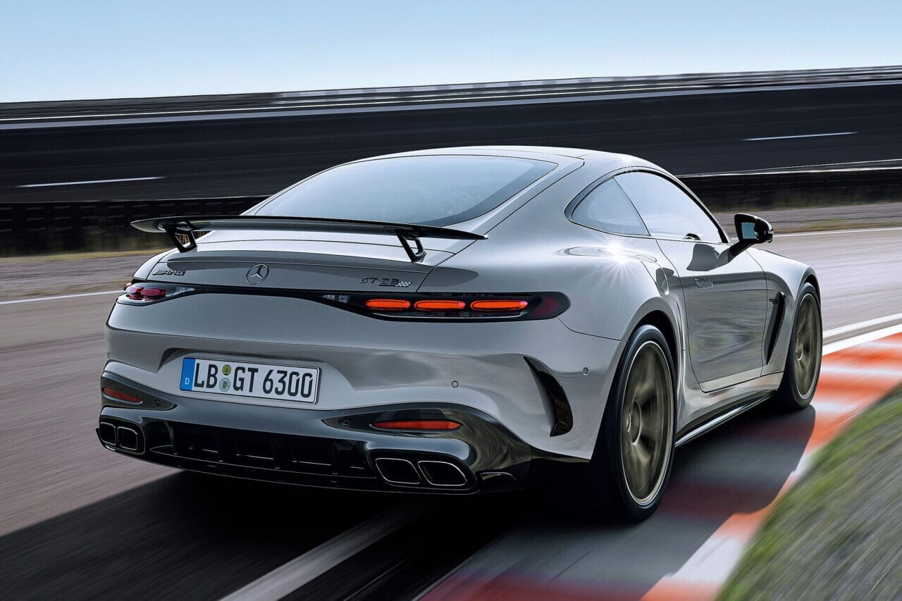 最高速度は315km/h。凄すぎる怪物が国内デビュー決定。AMG GTクーペの新たなトップパフォーマンスモデル「Mercedes-AMG GT 63 PRO 4MATIC+ Coupé」その価格は3095万円。