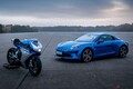 MVアグスタは、アルピーヌA110をモチーフとした「Superveloce Alpine」を発表