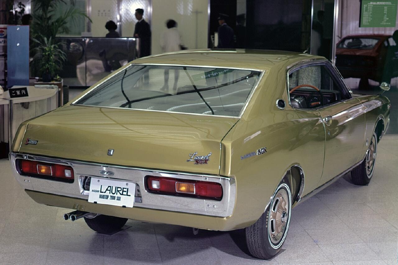 昭和の名車 41】日産 ローレルHT 2000SGX(昭和47年:1972年 昭和の名車 41】日産 ローレルHT 2000SGX(昭和47年:1972年