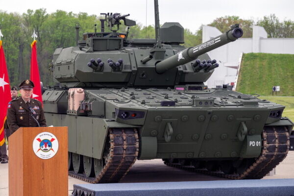 たった1年で調達終了！ アメリカ待望の「新戦車」キャンセルの理由は？ 陸軍長官「コレジャナイ」とも