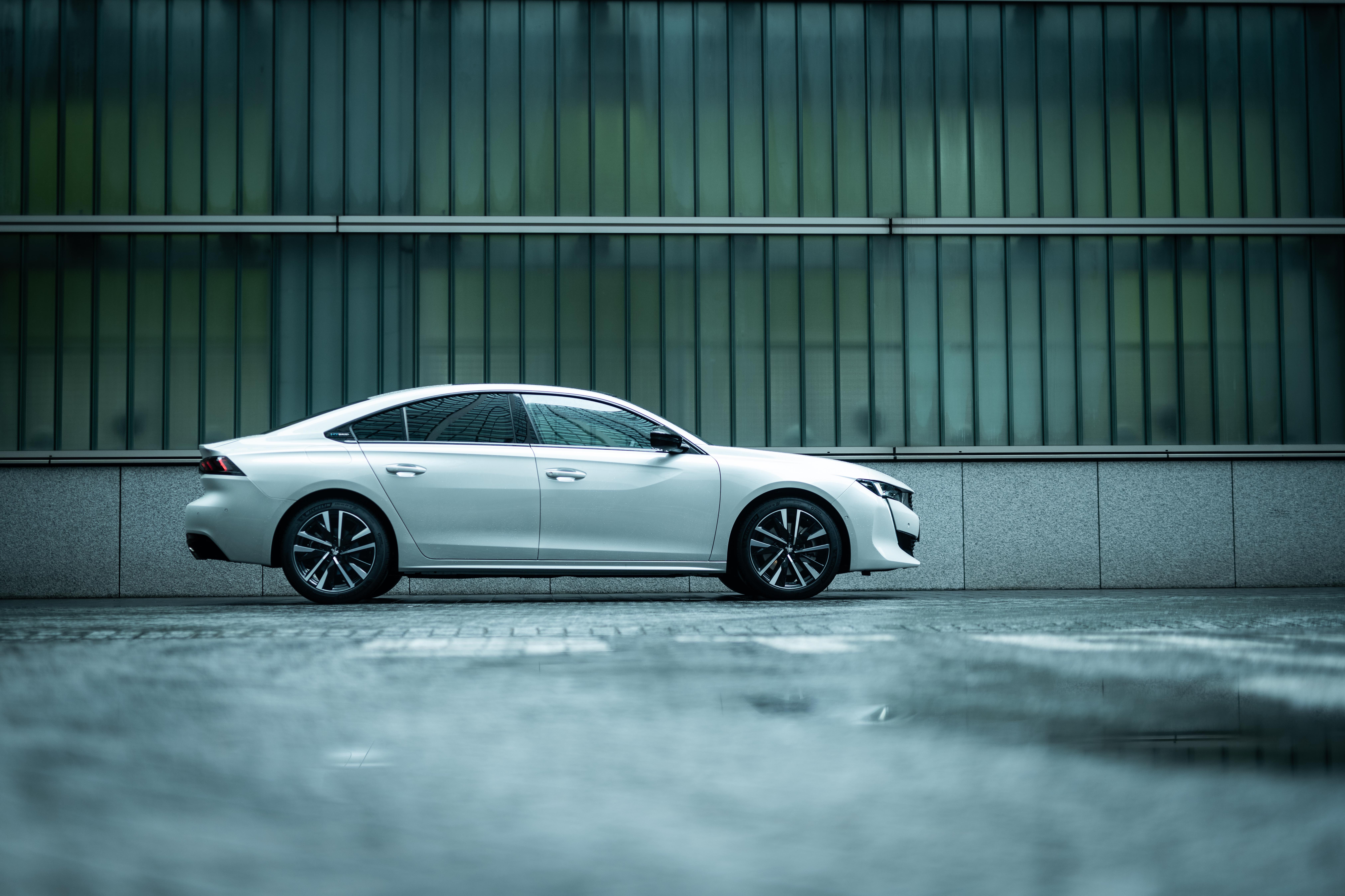 これがフランスの考える高級車 新型プジョー508gtハイブリッド試乗記 Gq Japan 自動車情報サイト 新車 中古車 Carview
