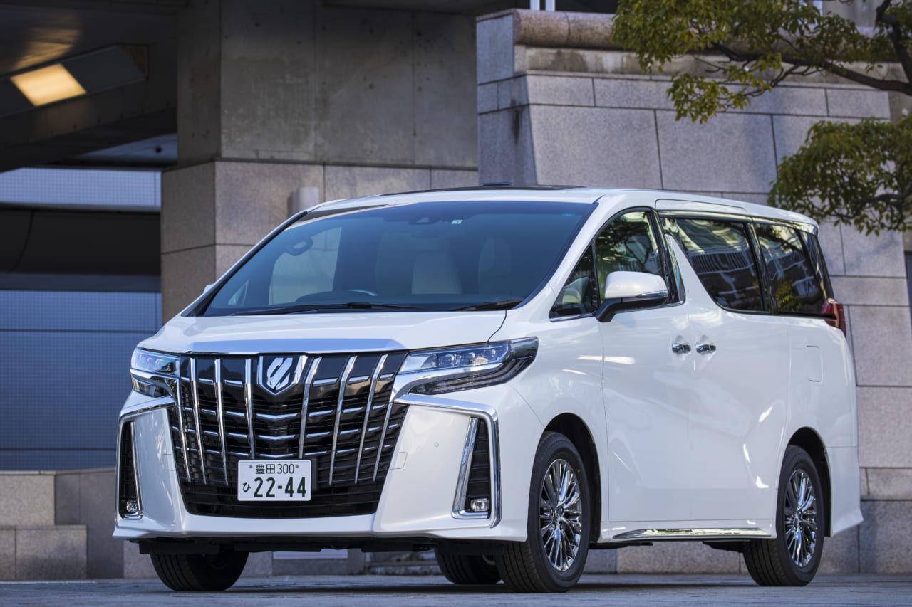 どれ選ぶ カスタム好きパパが家族で使える高級車が欲しい レクサスrxvsアルファードvsプラド スタイルワゴン ドレスアップナビ 自動車情報サイト 新車 中古車 Carview