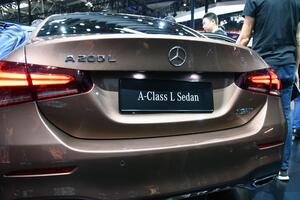 中国人は「L」が好き？　大型車じゃダメで小型車のロングWB車が必要な事情とは