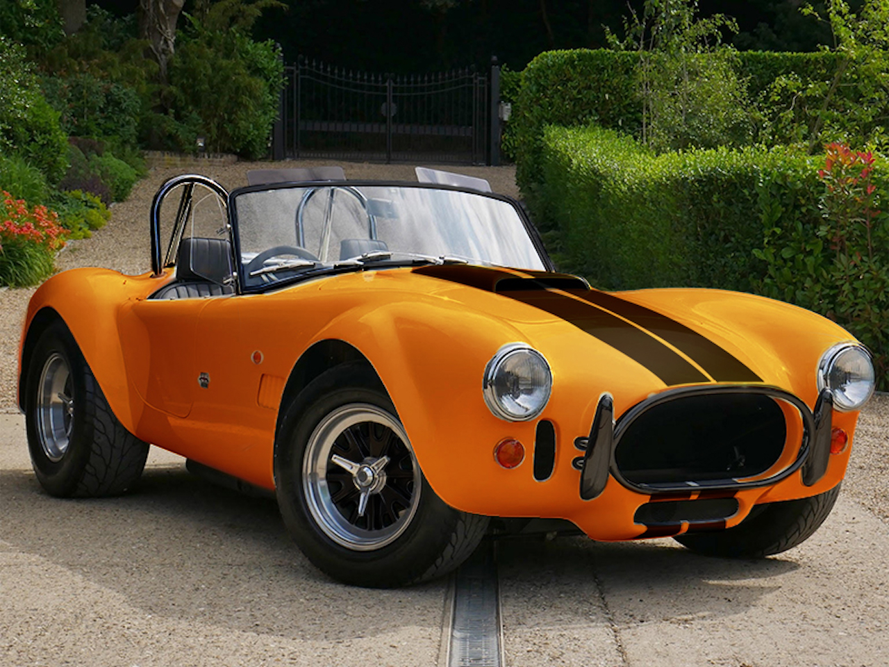 復活するev仕様の名車は625psで車重1190kg Ac コブラ シリーズ 4 エレクトリック が21年夏に発売決定 Genroq Web 自動車情報サイト 新車 中古車 Carview