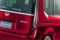 約388万円！ ホンダ「“６人乗り”ステップワゴン」！ リッター約20km走る＆全長4.8m級の「ちょうど良いサイズ」採用の「乗降性向上モデル」とは