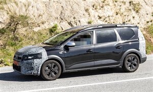【あなたの知らないダチアの世界】実は結構カッコいい。2代目へ進化するミニバン「ジョガー」ってどんな車？
