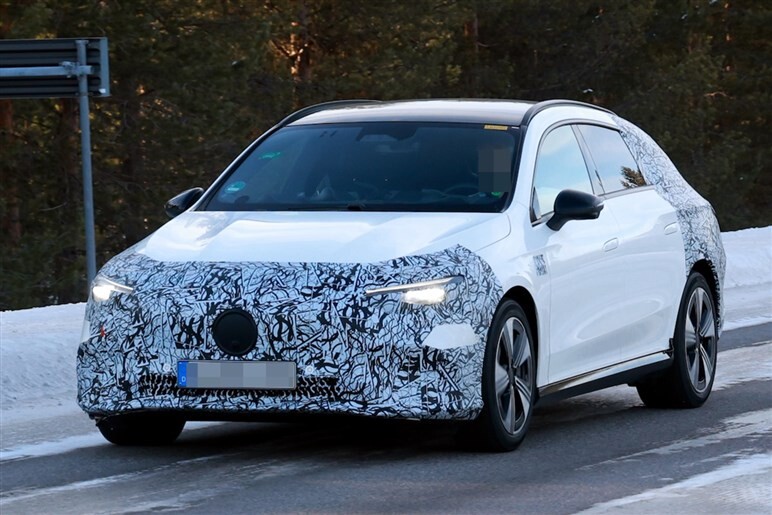 【超美形】メルセデスベンツ「CLAシューティングブレーク」が新型に。HEVとEVを設定…25年9月正式公開へ