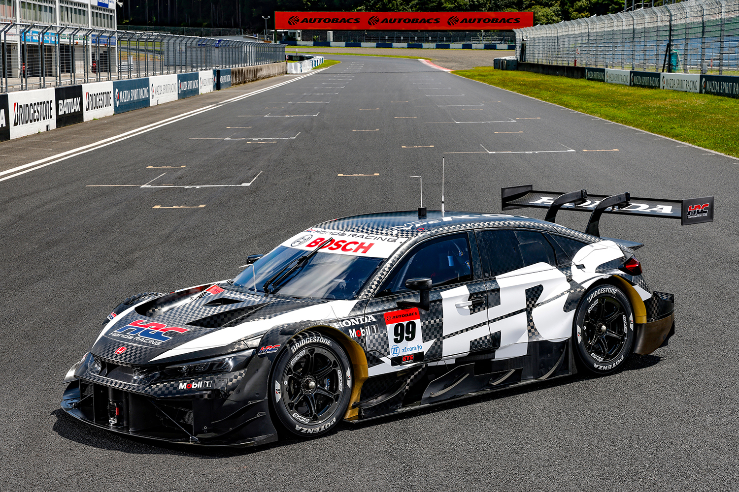 これがホンダの次期型戦闘機！ 2024年のスーパーGT参戦マシン「シビックタイプRGT」を初公開（WEB CARTOP） 自動車情報