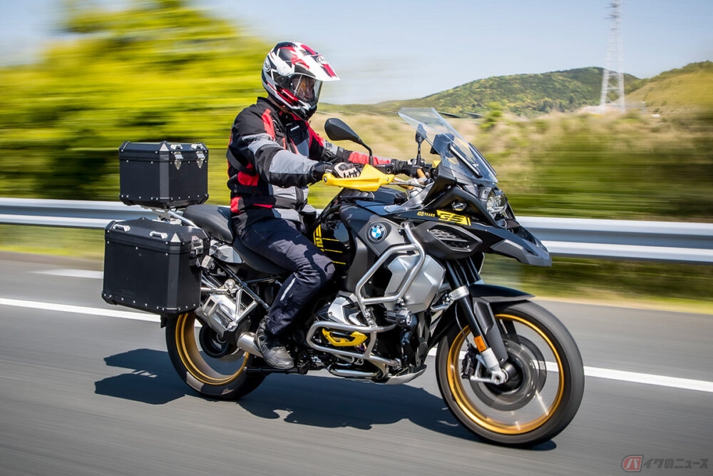 進化が止まらないアドベンチャーバイク Bmw Motorrad R1250gs Adventure 誕生40周年記念モデルに乗る バイクのニュース 自動車情報サイト 新車 中古車 Carview