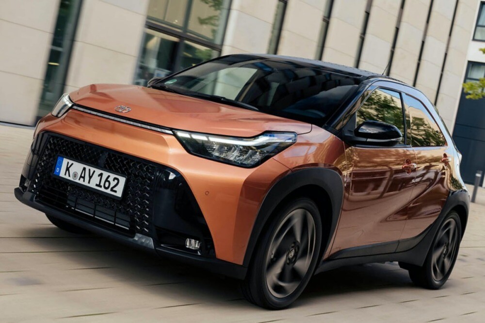 待ち望まれた「新提案」に？　トヨタ・アイゴX ハイブリッド（2）　軽く短く運転楽しい