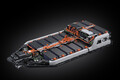 電池容量の性能向上で航続距離450kmを達成！　レクサスUX300eの一部改良を発表