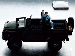 メルセデス・ベンツ「Gクラス」90'sストリート文化をまとうアートカーに