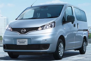 商用バンの枠を超える。日産「NV200バネット」、サンドベージュが目を引く「アウトドア・ブラック・エディション」を新設