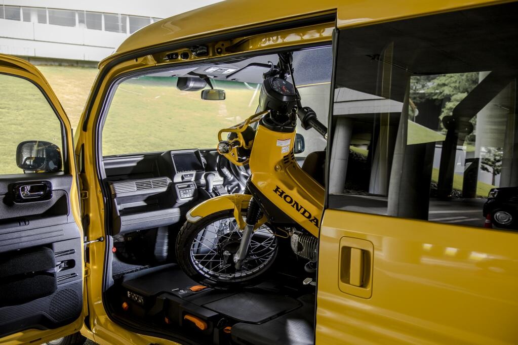 ホンダN-VAN】トランポ性能検証！ ビッグバイクも積めるけど