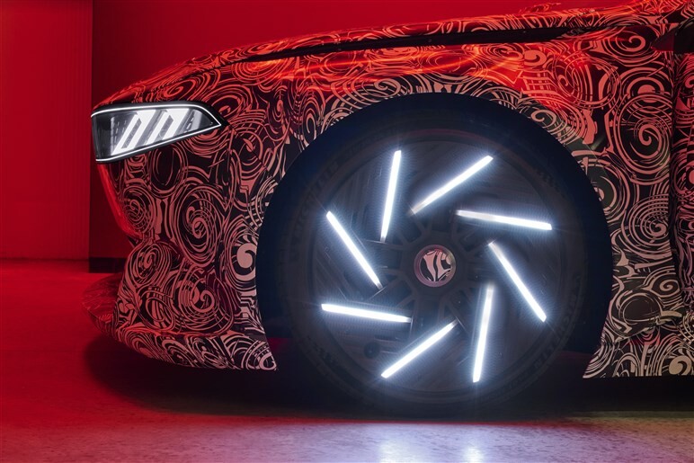 BMW「ノイエ・クラッセ」はNVIDIAの技術と4モーターで異次元のパワーと走りを実現する重要モデルだった