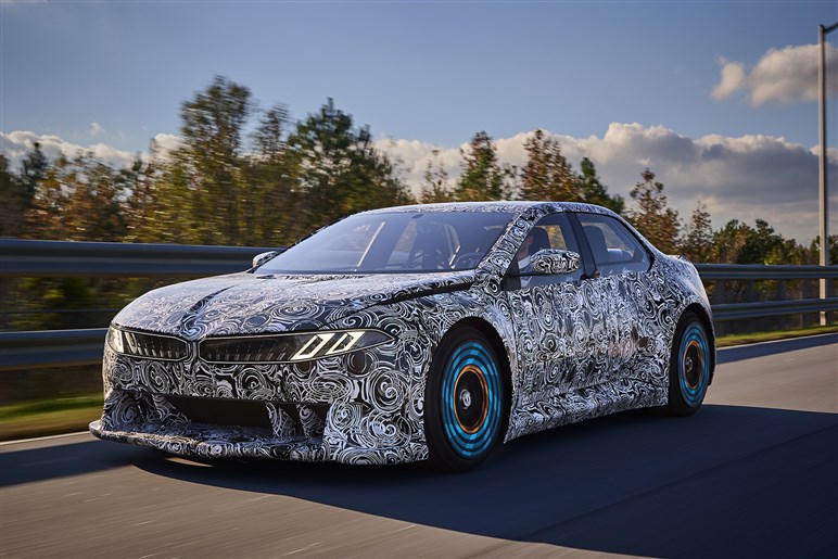 BMW「ノイエ・クラッセ」はNVIDIAの技術と4モーターで異次元のパワーと走りを実現する重要モデルだった