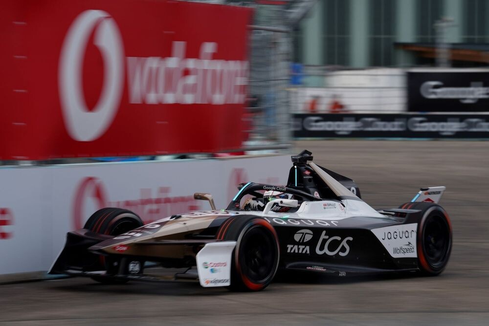 エバンスが逃げ切り優勝。ポイントリーダーの日産ローランドは痛恨ノーポイント｜フォーミュラEベルリン