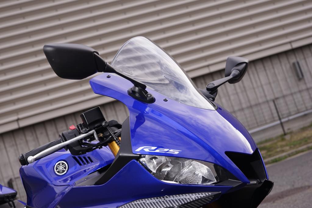 超便利なのに見た目よし 新型yzf R25の純正オプションがイイ感じ 大阪モーターサイクルショー19 ヤマハ Motorfan 自動車情報サイト 新車 中古車 Carview