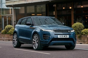 JLR　改良新型レンジローバー・イヴォーク発表　タッチスクリーン大型化、グレード見直し