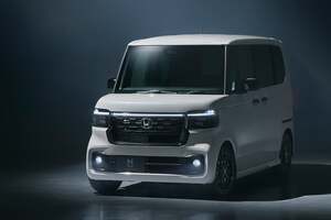 ホンダ「N-BOXカスタム」に新たな選択肢！ 精悍さが増した特別仕様車「ブラックスタイル」発売【新車ニュース】