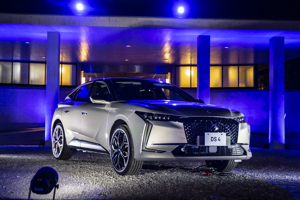 新車解説 Dsの大本命 群雄割拠のプレミアムcセグに向けたds 4がいよいよ日本上陸 Le Volant Carsmeet Web 自動車情報サイト 新車 中古車 Carview
