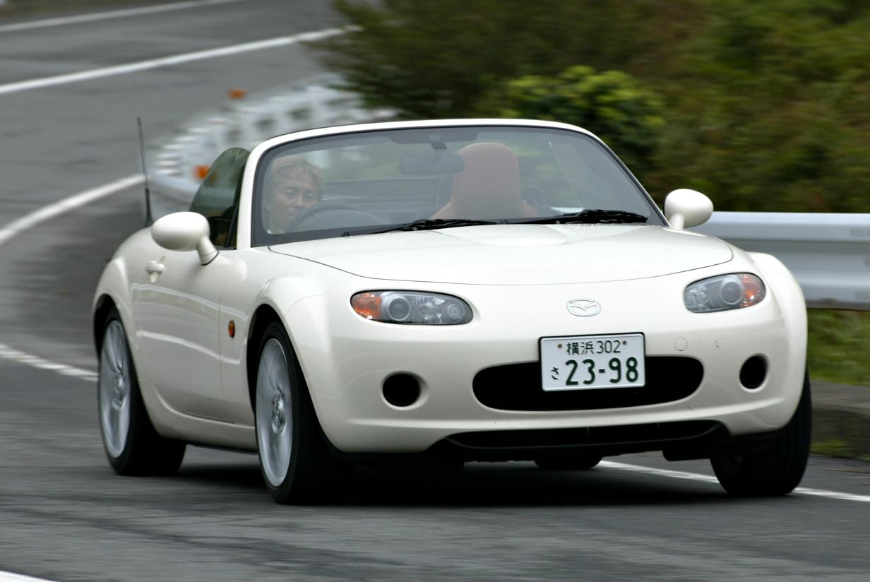 ほとんどの輸入車に右ハンドルが用意されるいまでも 輸入車は左ハンドル主義 な人が存在するワケ Web Cartop 自動車情報サイト 新車 中古車 Carview