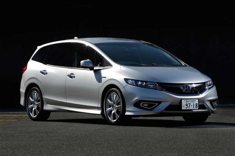 ホンダ ジェイド試乗 低全高ミニバンの総合評価は Carview 自動車情報サイト 新車 中古車 Carview