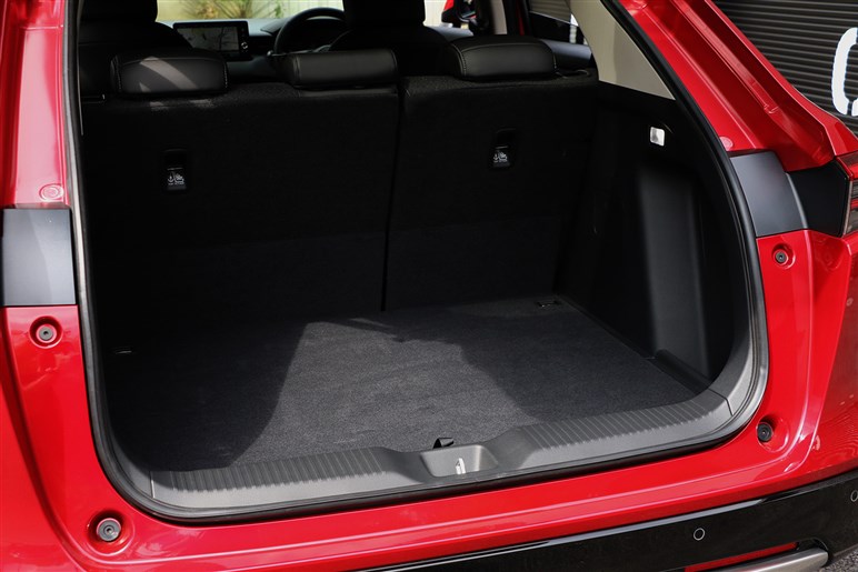 コンパクトSUV「ヴェゼル」の改良モデルは乗り心地も走りも「WR-V」と別モノ。納期も改善