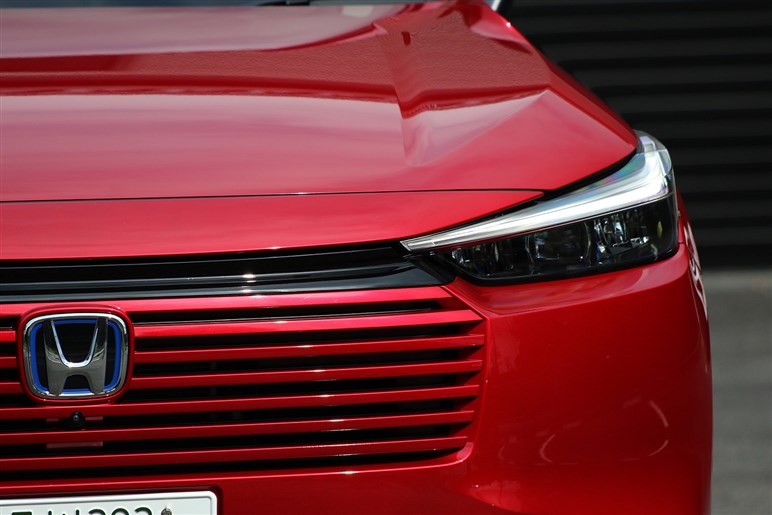 コンパクトSUV「ヴェゼル」の改良モデルは乗り心地も走りも「WR-V」と別モノ。納期も改善