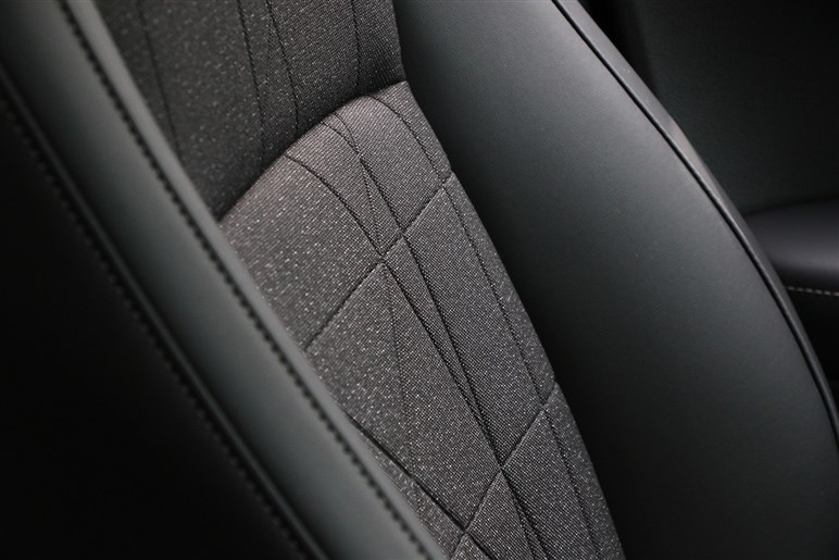 コンパクトSUV「ヴェゼル」の改良モデルは乗り心地も走りも「WR-V」と別モノ。納期も改善