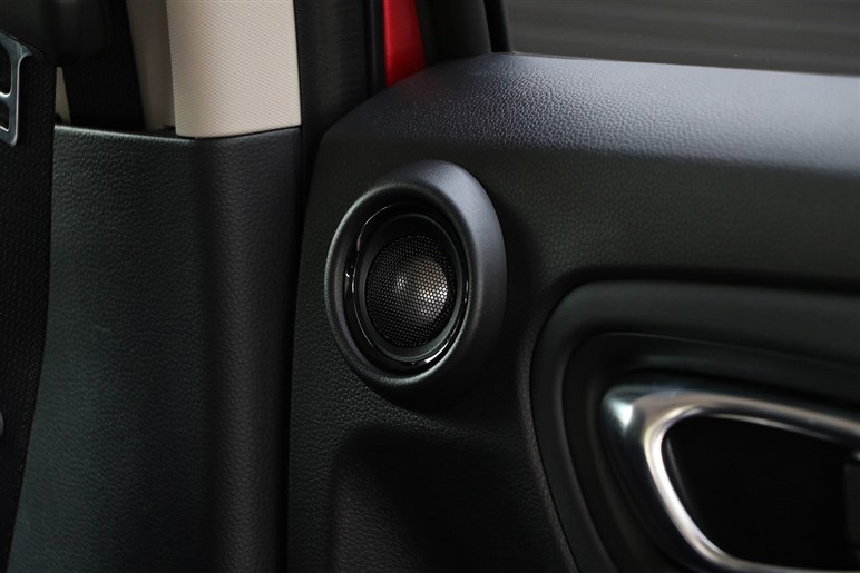 コンパクトSUV「ヴェゼル」の改良モデルは乗り心地も走りも「WR-V」と別モノ。納期も改善