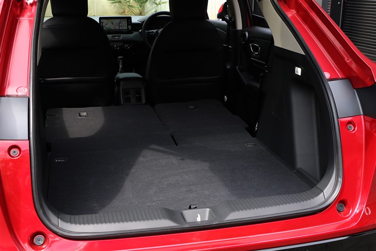 コンパクトSUV「ヴェゼル」の改良モデルは乗り心地も走りも「WR-V」と別モノ。納期も改善