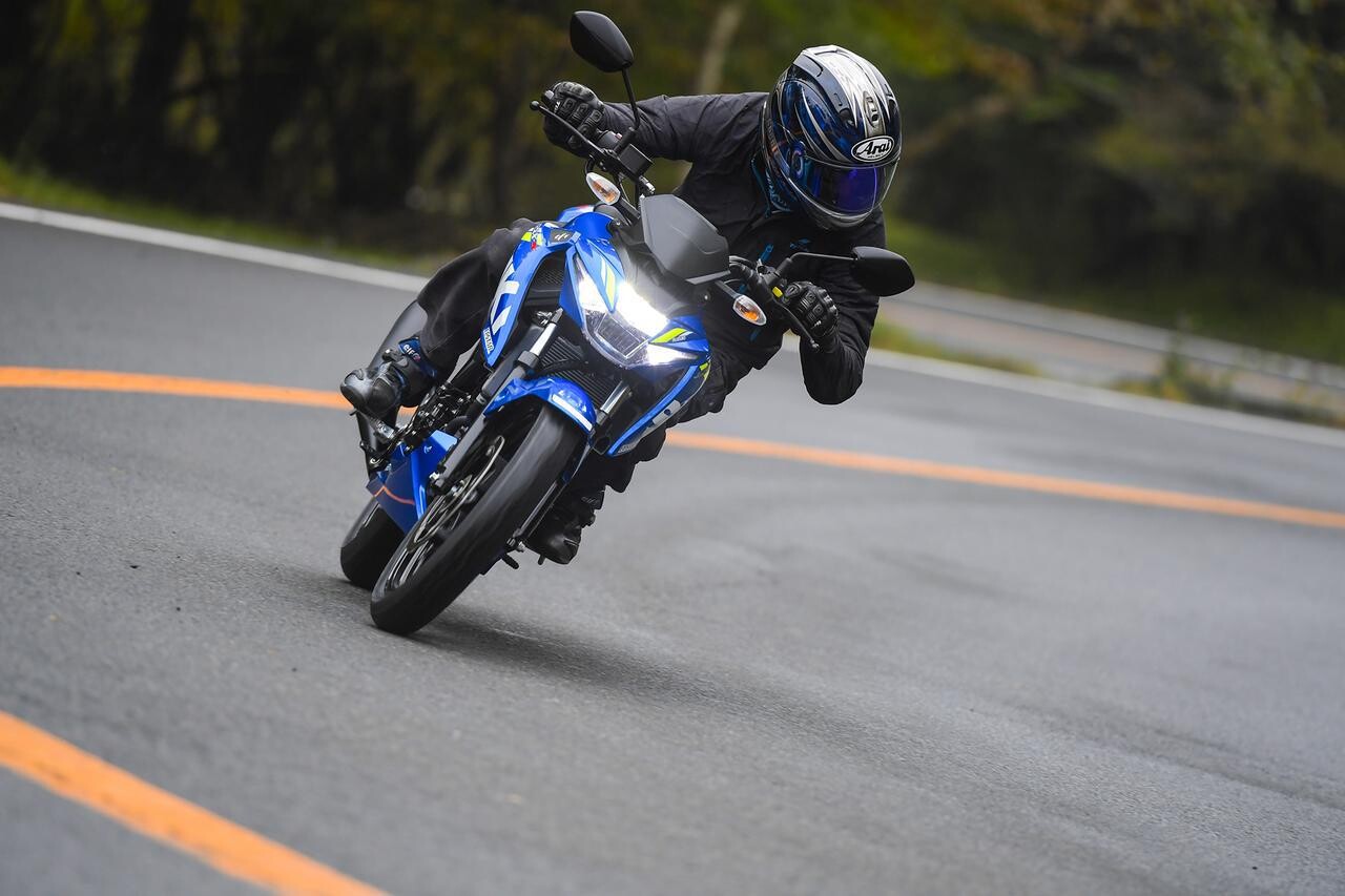 峠ならスズキ『GSX-R125』よりもネイキッドの『S』のほうが多くを学べる？ 原付二種／125ccのパワーを使い切りやすい！ 【SUZUKI GSX-S125  修行インプレ(4)】（webオートバイ） | 自動車情報・ニュース - carview!