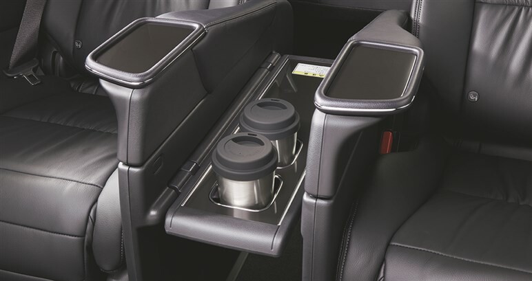 じわじわ人気のホンダ「オデッセイ」 強者アルファード／ヴェルファイアの独占市場でなぜ売れているのか？