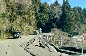 クルマで地震に遭遇！　置いて逃げるときは「キーをつけたまま」「車検証をもち出す」を忘れずに!!