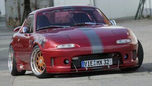 【このユニークなマツダ ロードスターなんぼ？】痛車のような「マツダ MX-5（NA）」がeBayで販売中！その価格は？